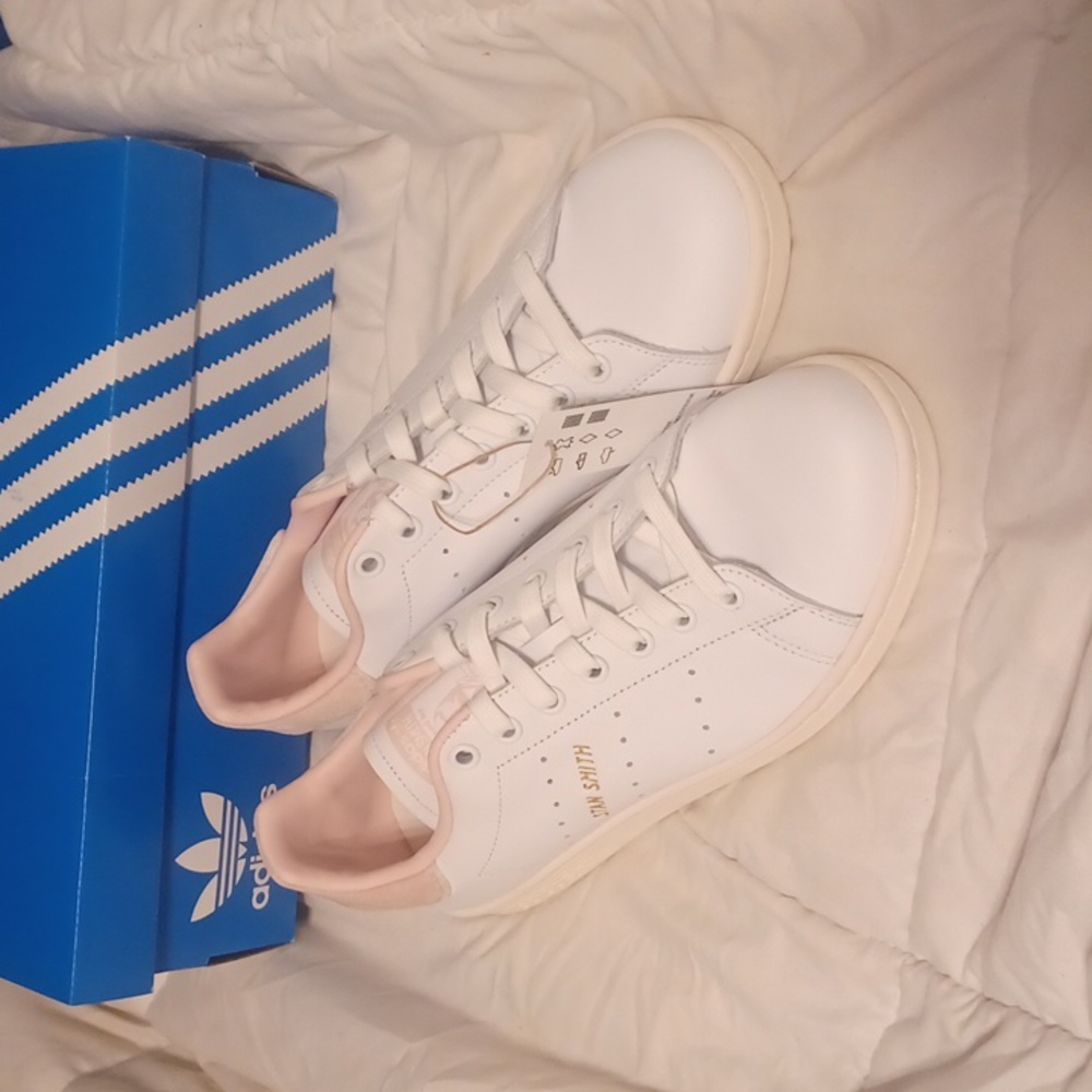 NEW! Women's Stan Smith Adidas sneakers!!!
